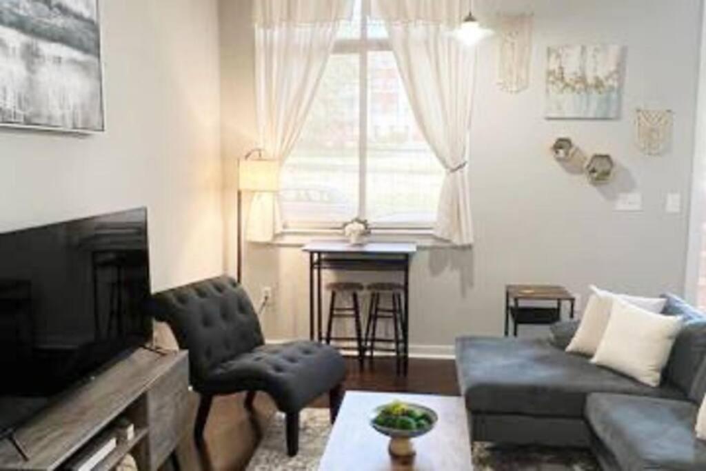 Apartament Townhouse In Uptown King Bed-Wi-Fi-Free Parking-Pool Charlotte Zewnętrze zdjęcie