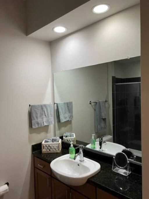 Apartament Townhouse In Uptown King Bed-Wi-Fi-Free Parking-Pool Charlotte Zewnętrze zdjęcie