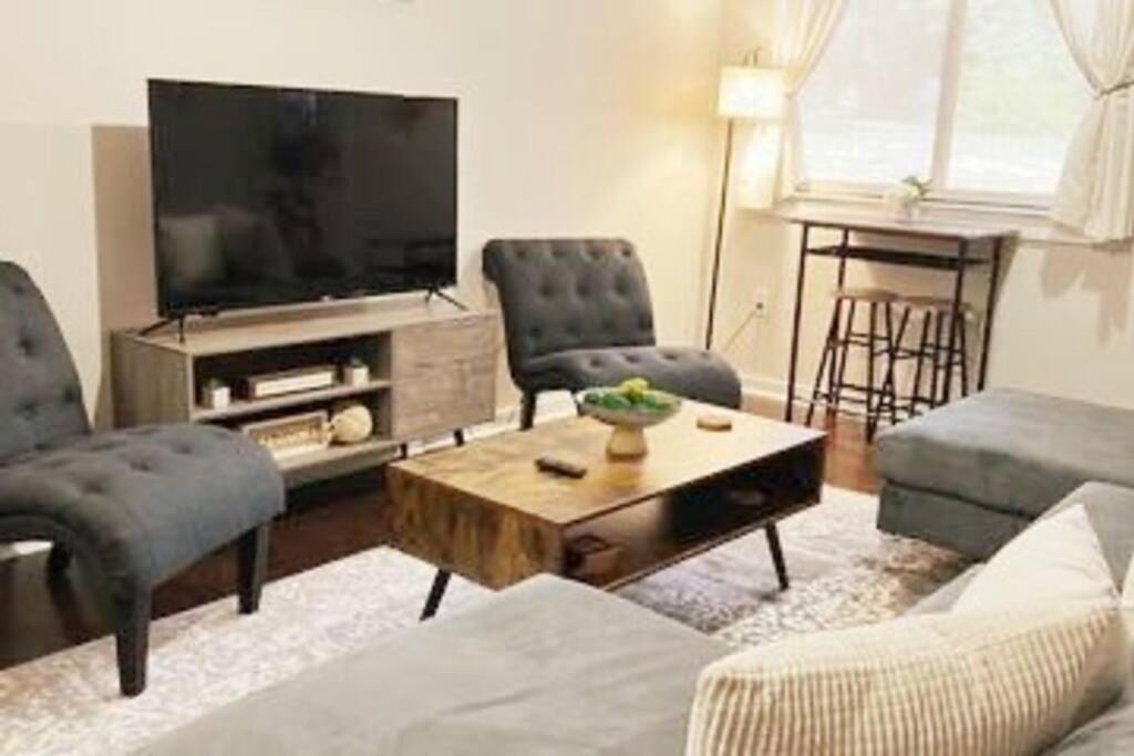 Apartament Townhouse In Uptown King Bed-Wi-Fi-Free Parking-Pool Charlotte Zewnętrze zdjęcie