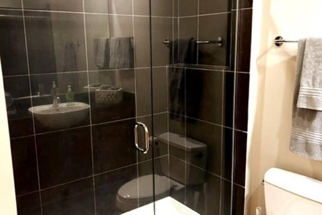 Apartament Townhouse In Uptown King Bed-Wi-Fi-Free Parking-Pool Charlotte Zewnętrze zdjęcie